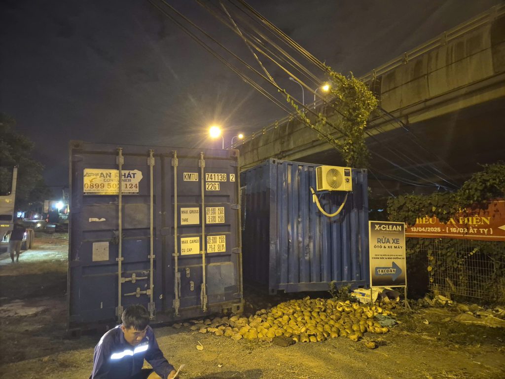 Container kho và Văn phòng giao đêm