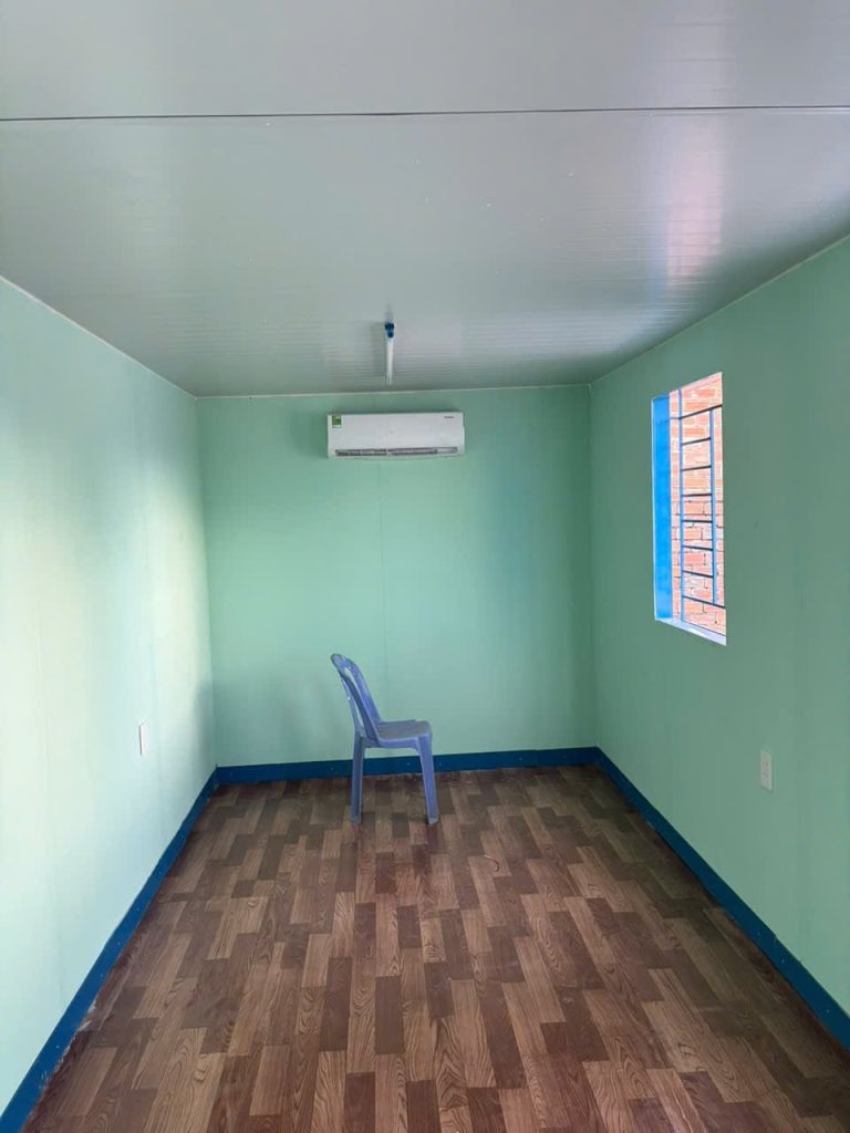 Nội thất bên trong container văn phòng