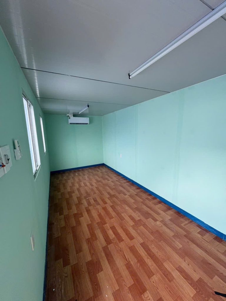 Container được cách nhiệt và lắp máy lạnh