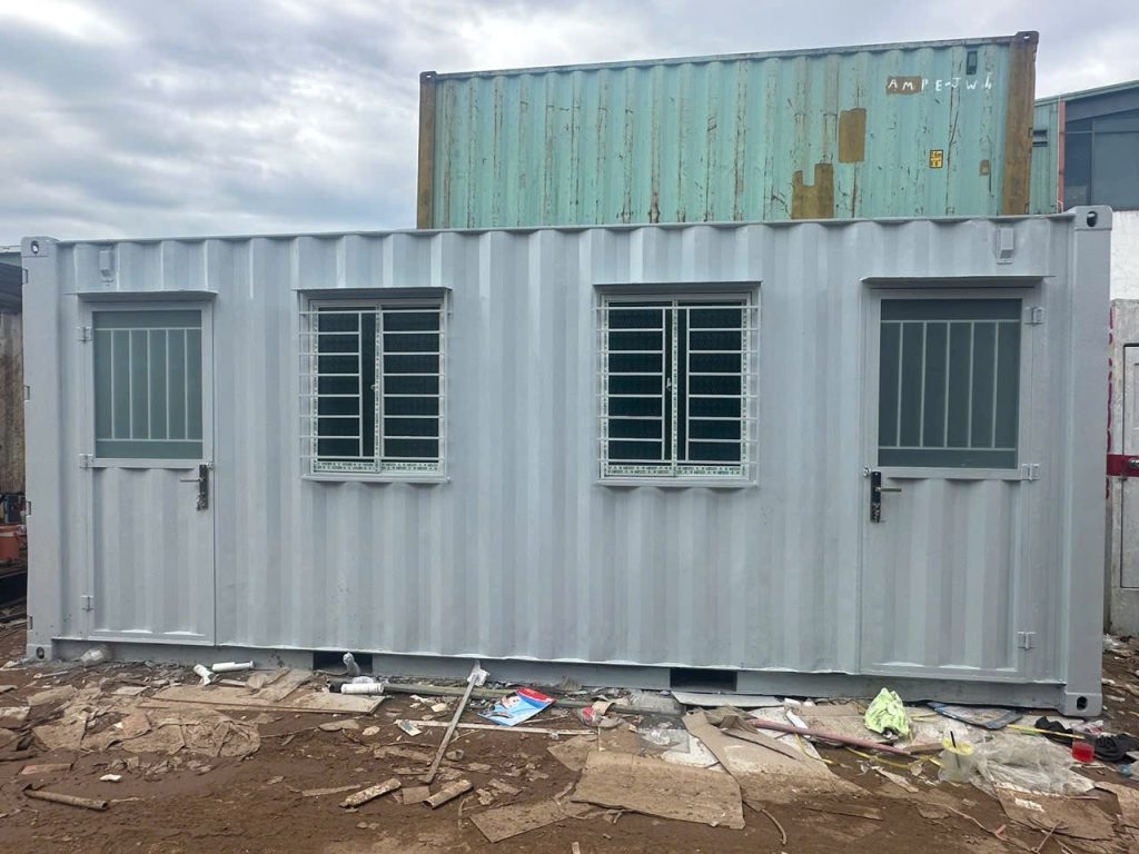 Container văn phòng có toilet